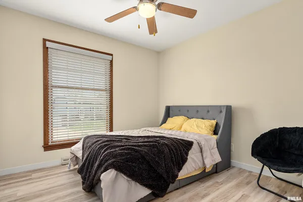 $268,000 | 2407 West Carriage Lane, Peoria, IL 61614