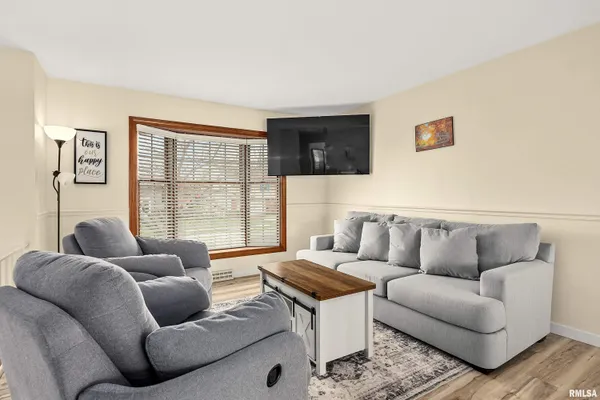 $268,000 | 2407 West Carriage Lane, Peoria, IL 61614