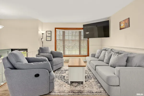 $268,000 | 2407 West Carriage Lane, Peoria, IL 61614