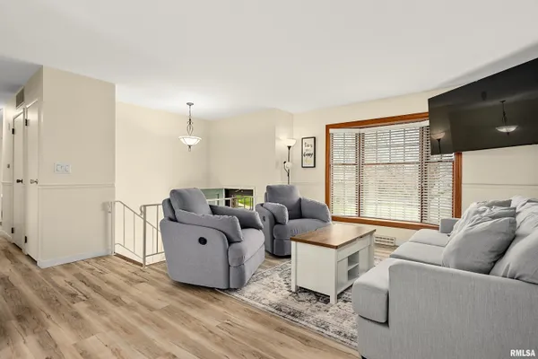 $268,000 | 2407 West Carriage Lane, Peoria, IL 61614