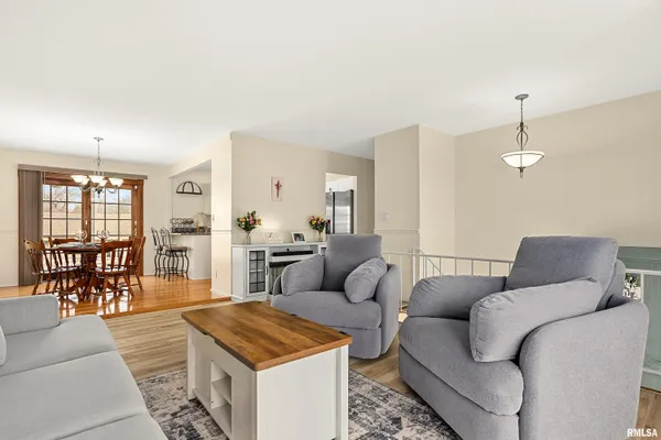 $268,000 | 2407 West Carriage Lane, Peoria, IL 61614