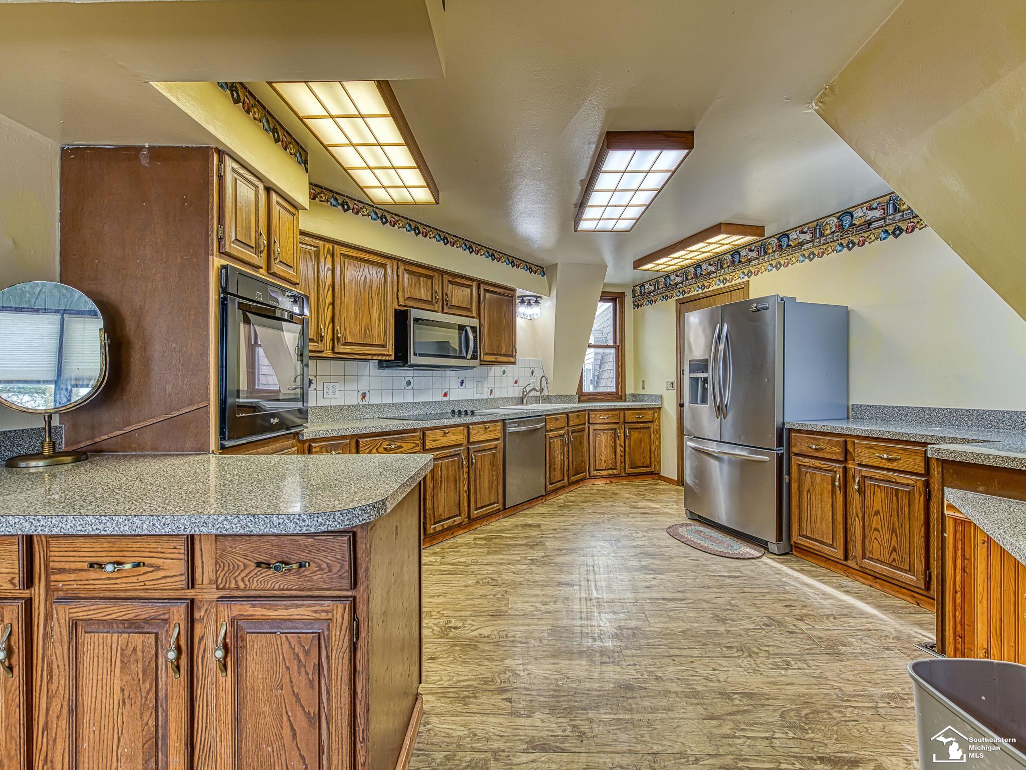 7033 Todd Road Temperance, MI 48182 - Photo 5 of 71 Kitchen Island