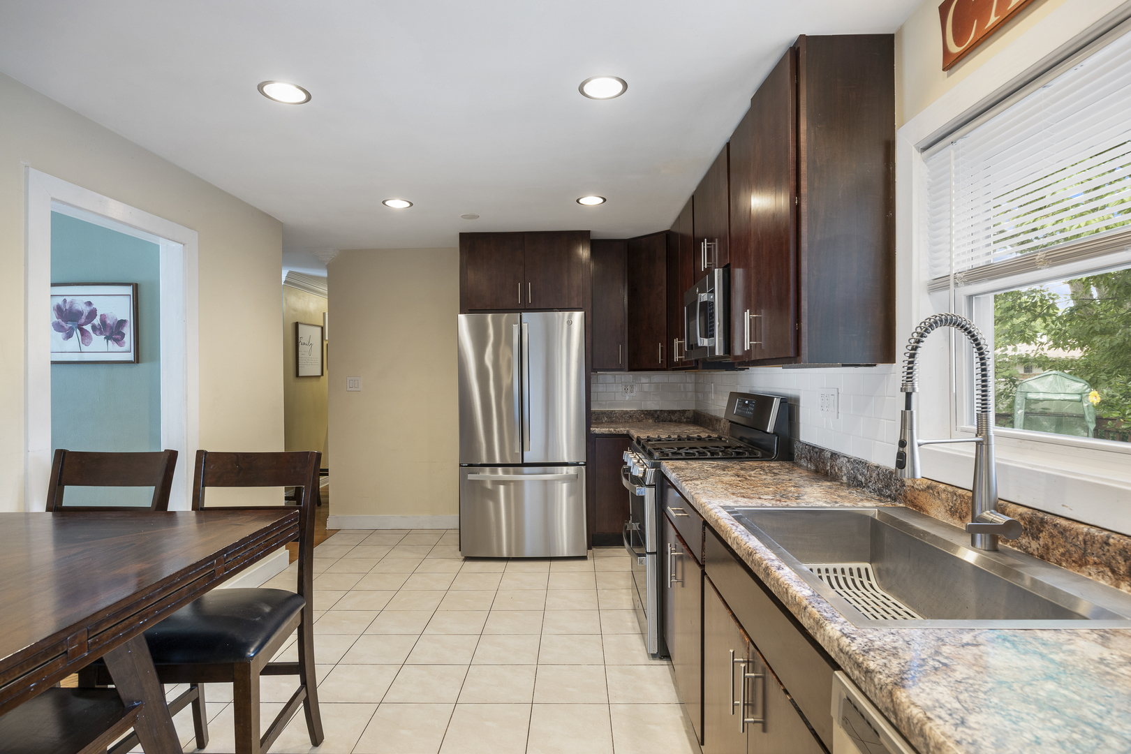 532 Landmeier Road Elk Grove Village, IL 60007 - Photo 11 of 21 Gallery Image 11