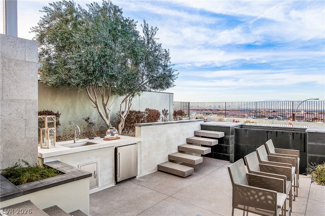 2240 Sky Pointe Ridge Drive Henderson, NV 89052 - Photo 15 of 63