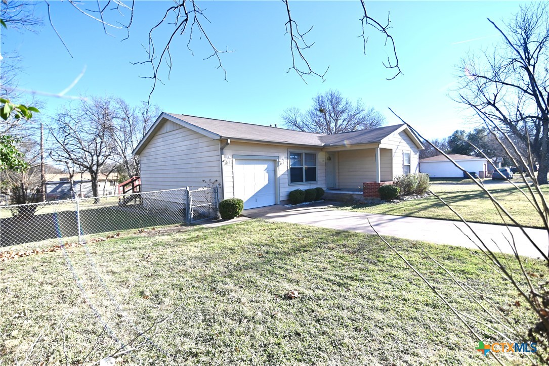 109 Ridge Street Copperas Cove, TX 76522 - Photo 3 of 27