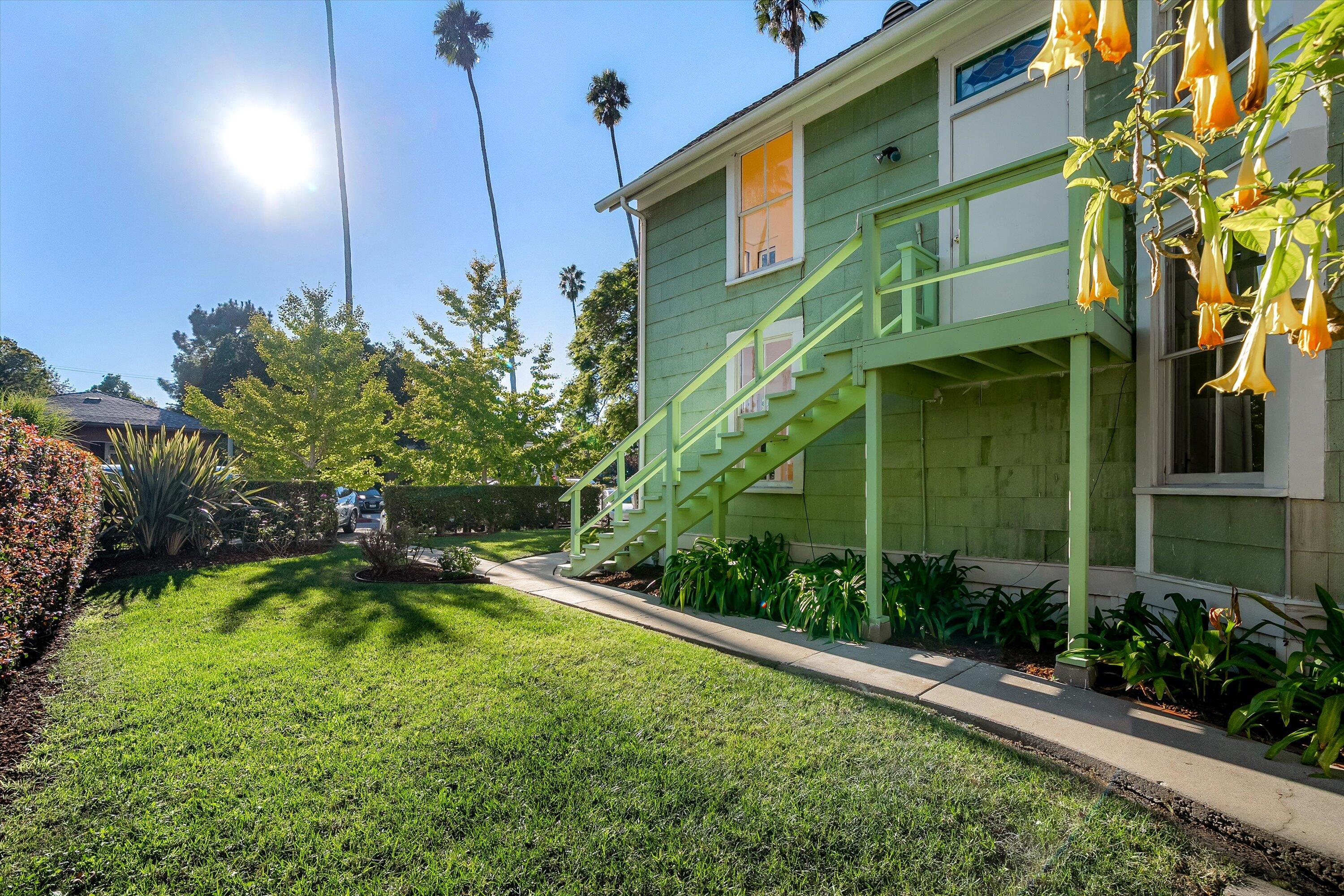 532 Brinkerhoff Avenue Santa Barbara, CA 93101 - Photo 24 of 30 a backyard of a house with lots of green space
