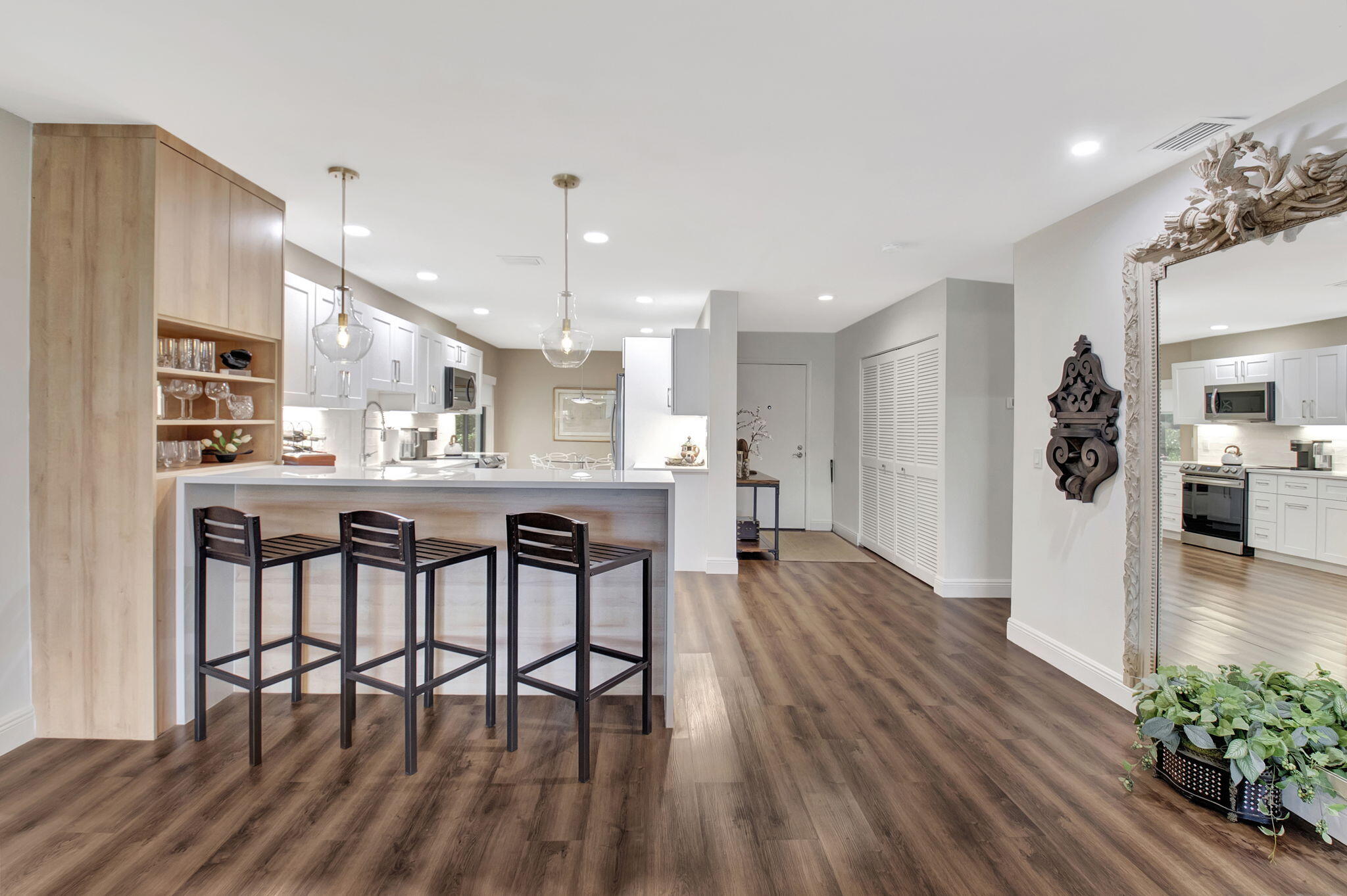 27 Eastgate Drive, Unit C Boynton Beach, FL 33436 - Photo 29 of 87 a view of a kitchen and dining room