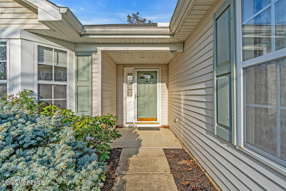 7 Lake Ridge Boulevard Whiting, NJ 08759 - Photo 2 of 20 2