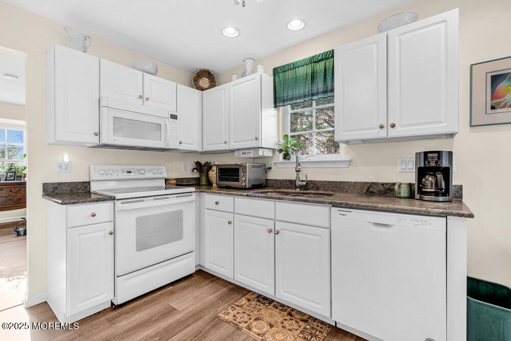 7 Lake Ridge Boulevard Whiting, NJ 08759 - Photo 9 of 20 9