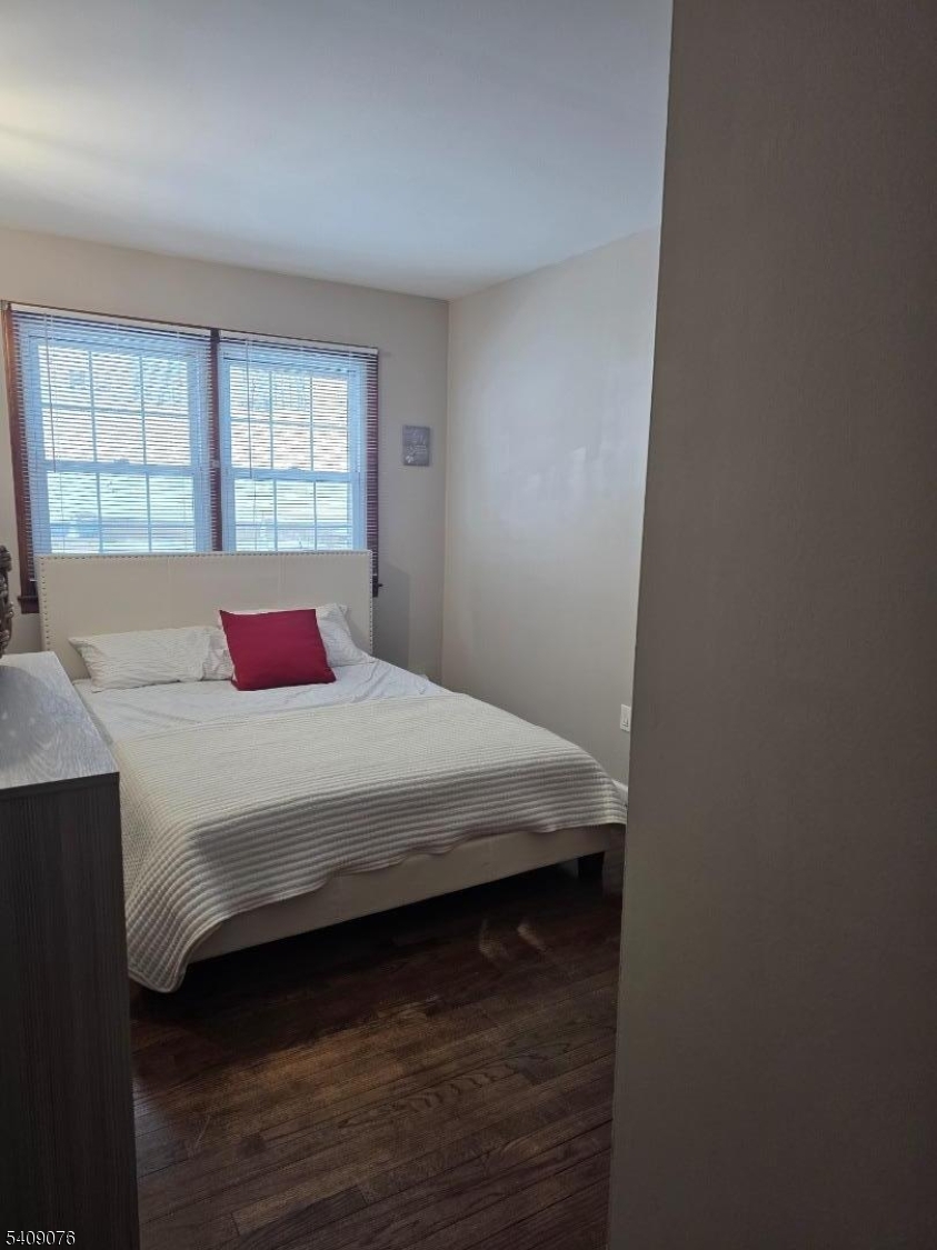 155 Degray Street North Haledon, NJ 07508 - Photo 4 of 34