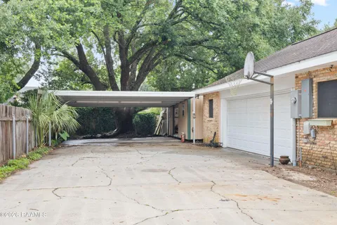 $379,000 | 203 Paddington Drive, Lafayette, LA 70508