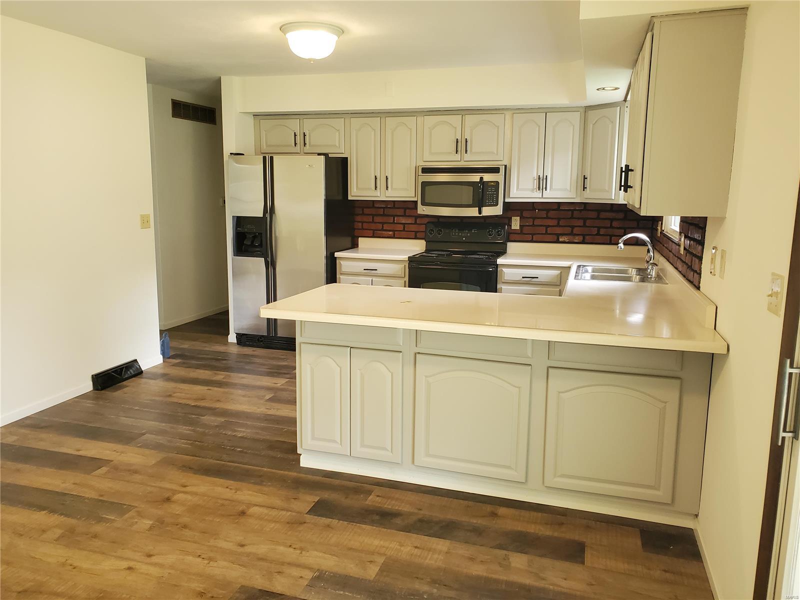 19045 Sand Ridge Road Carlyle, IL 62231 - Photo 5 of 15 Gallery Image 5