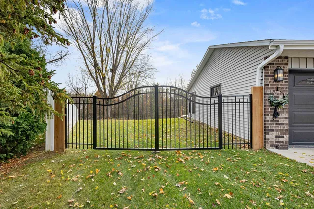 $469,900 | 4228 Parkview Drive, Janesville, WI 53546