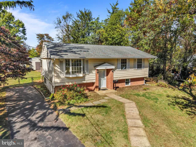 a front view of house with yard