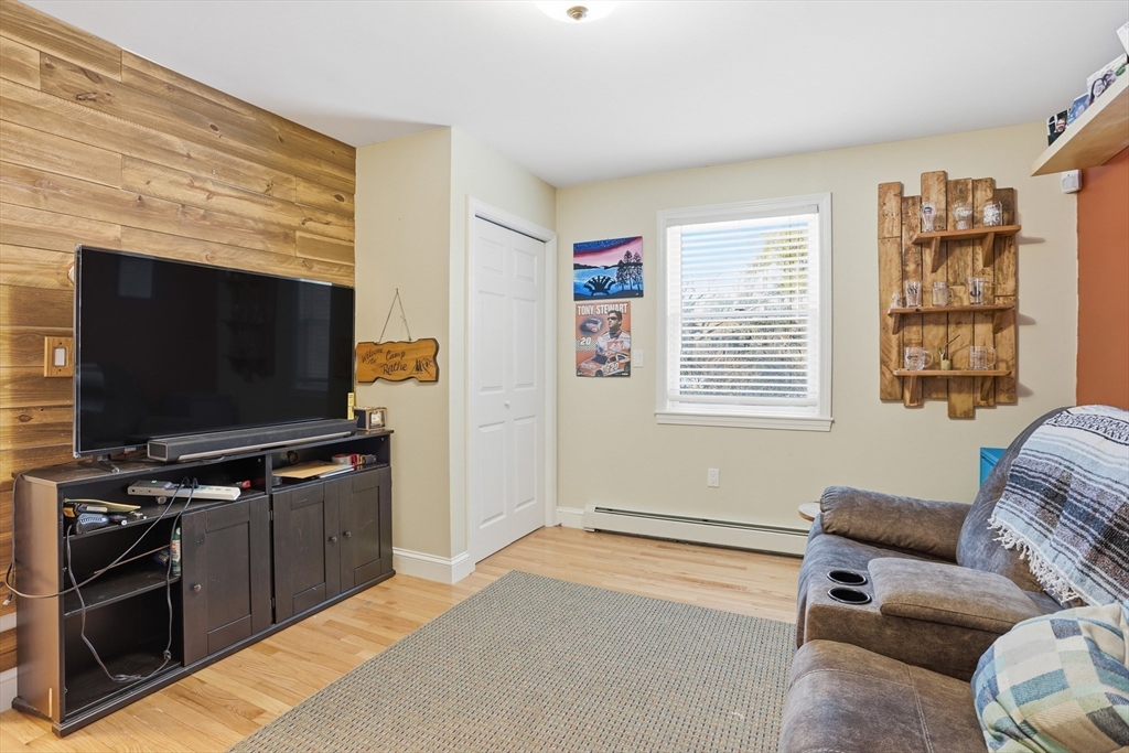 28 Hume Road Bedford, MA 01730 - Photo 18 of 42