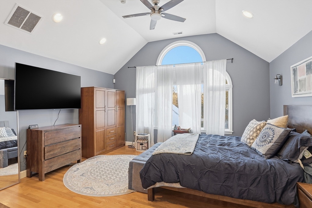 28 Hume Road Bedford, MA 01730 - Photo 22 of 42