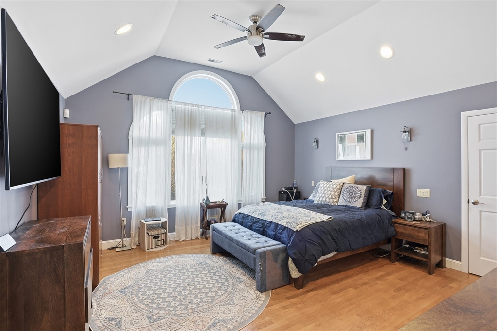 28 Hume Road Bedford, MA 01730 - Photo 23 of 42