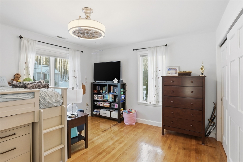 28 Hume Road Bedford, MA 01730 - Photo 25 of 42