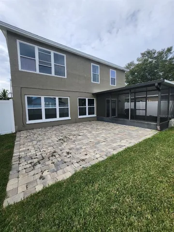 $2,400 | 10121 Sea Spray Place, Tampa, FL 33624