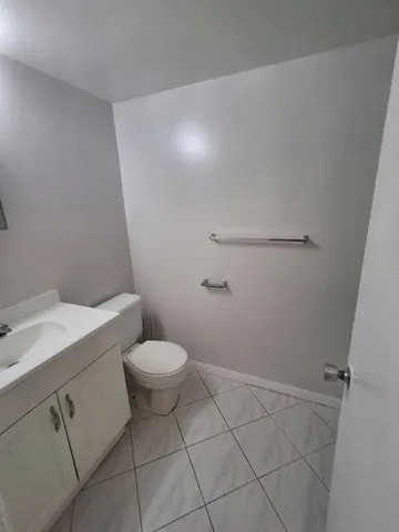 $1,375 | 2771 Riverside Drive, Unit 414A, Coral Springs, FL 33065