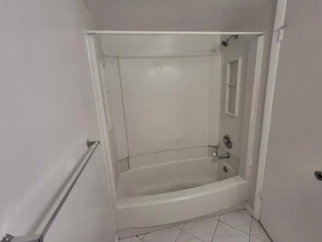 $1,375 | 2771 Riverside Drive, Unit 414A, Coral Springs, FL 33065