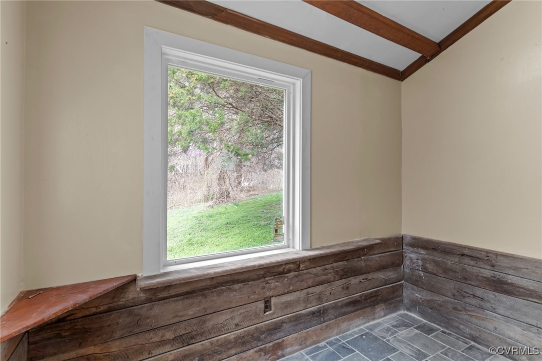 1413 First Rock Road Prospect, VA 23960 - Photo 26 of 50 Walls and large window in the sitting room off the
