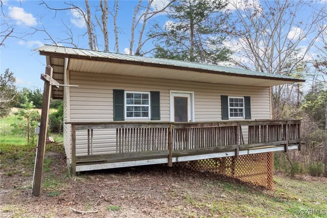 $264,500 | 1413 First Rock Road, Prospect, VA 23960