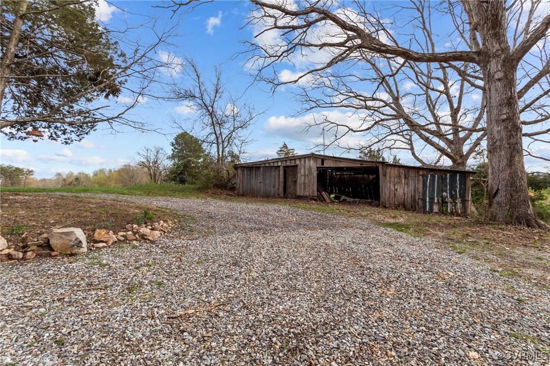 1413 First Rock Road Prospect, VA 23960 - Photo 38 of 50 Circular driveway next to old barn on right and la