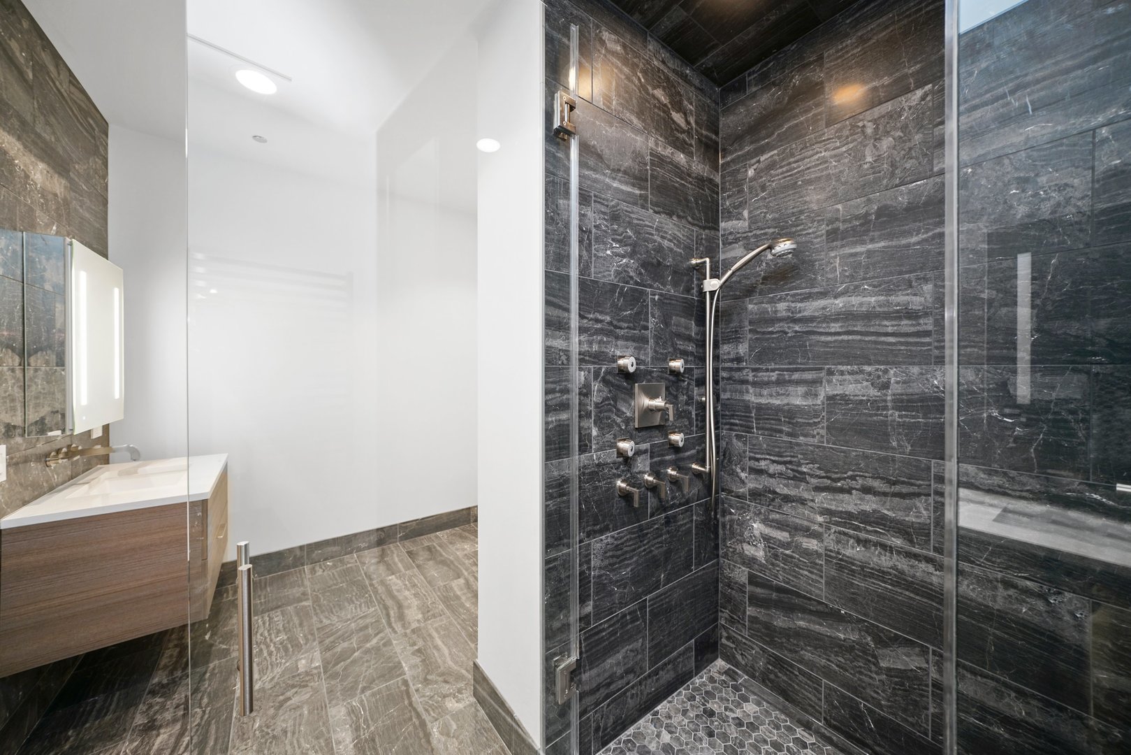 900 West Washington Boulevard, Unit 504 Chicago, IL 60607 - Photo 22 of 28 a bathroom with a shower