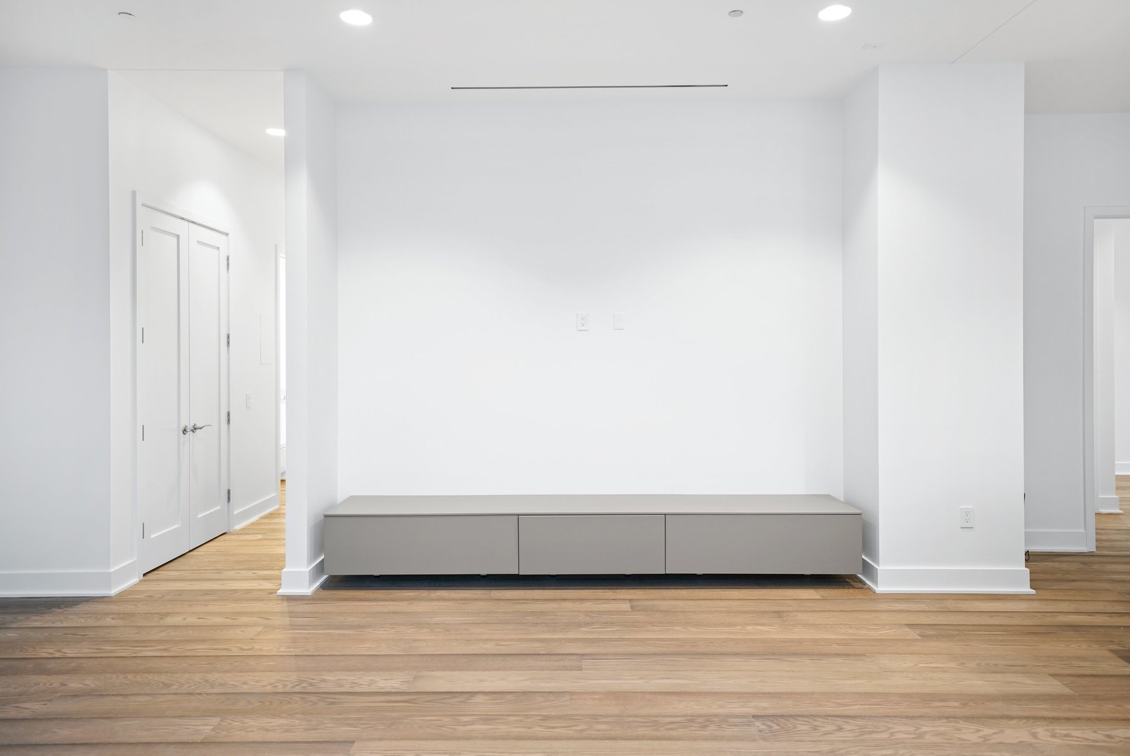 900 West Washington Boulevard, Unit 504 Chicago, IL 60607 - Photo 9 of 28 a view of an empty room