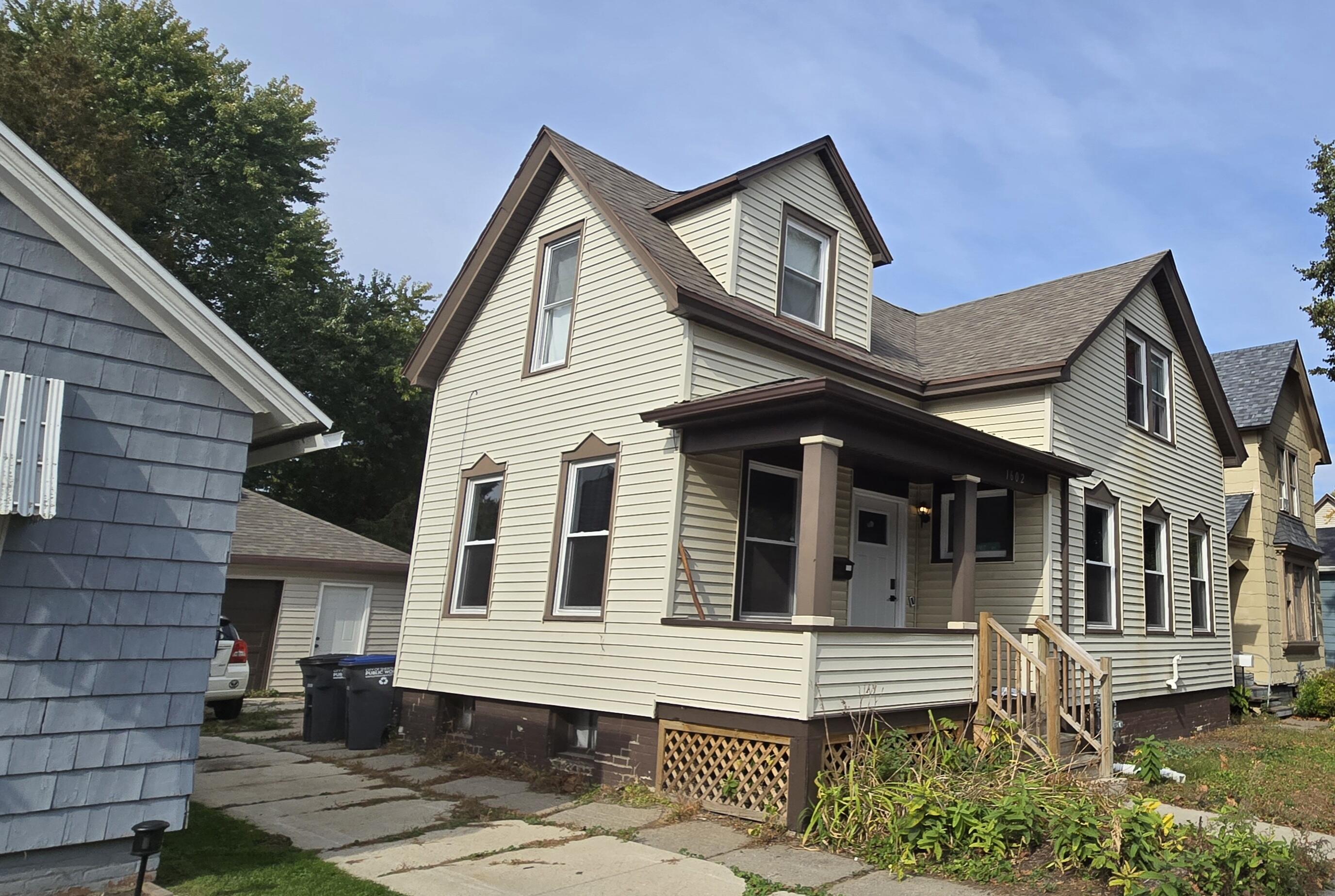1602 North 8th Street Sheboygan, WI 53081 - Photo 12 of 12 Side