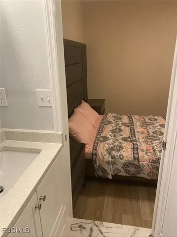 $1,300 | 5230 32nd Avenue Southwest, Naples, FL 34116