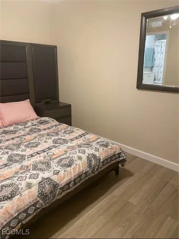 $1,300 | 5230 32nd Avenue Southwest, Naples, FL 34116