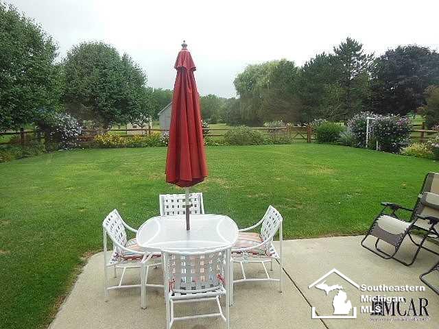 636 West Erie Road Temperance, MI 48182 - Photo 5 of 26 21488714-4.JPG