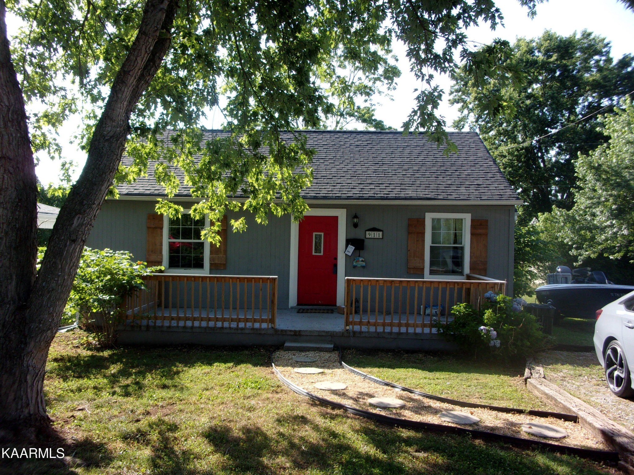911 Rosedale Avenue Loudon, TN 37774 - Photo 1 of 14 Gallery Image 1