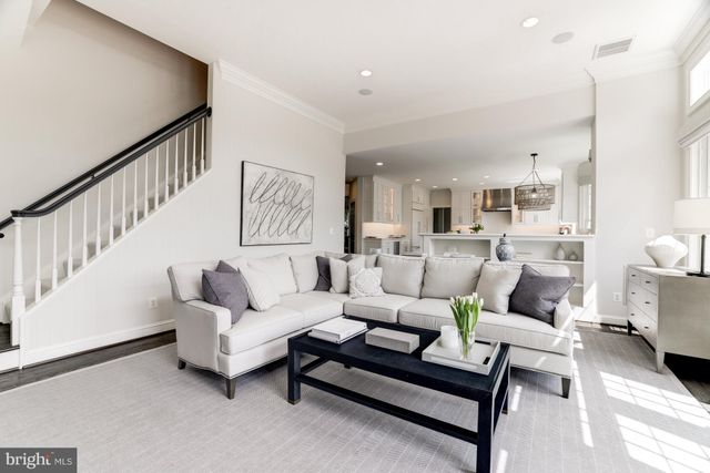 $2,500,000 | 1412 Kurtz Road, McLean, VA 22101