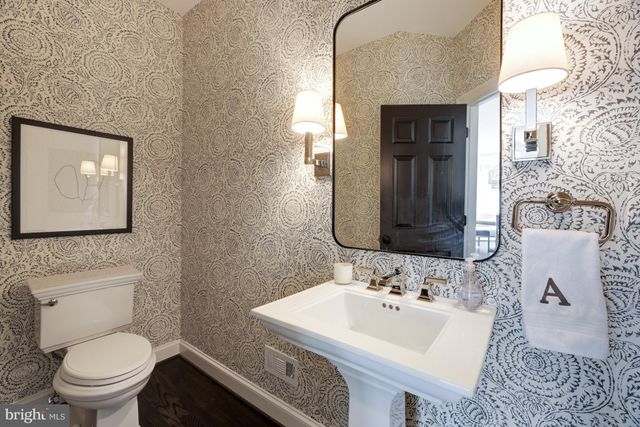 $2,500,000 | 1412 Kurtz Road, McLean, VA 22101