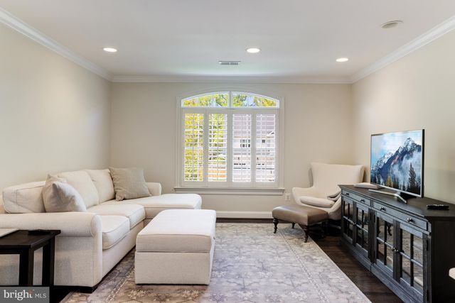 $2,500,000 | 1412 Kurtz Road, McLean, VA 22101