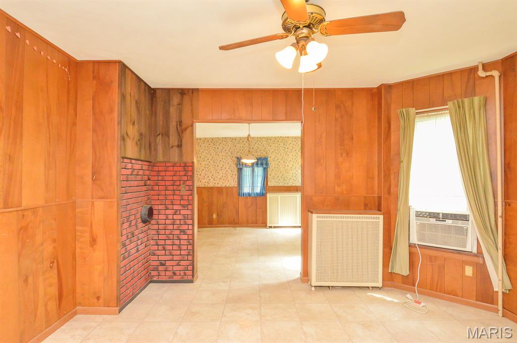 2387 Alby Street Alton, IL 62002 - Photo 12 of 33