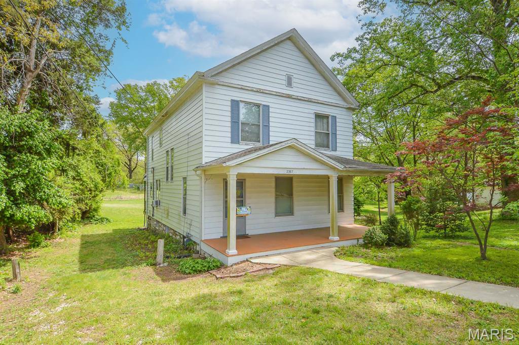 2387 Alby Street Alton, IL 62002 - Photo 2 of 33