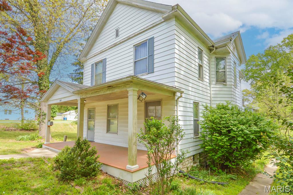 2387 Alby Street Alton, IL 62002 - Photo 3 of 33