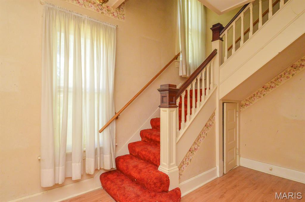 2387 Alby Street Alton, IL 62002 - Photo 9 of 33