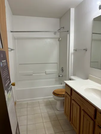 $2,100 | 122 Bertram Drive, Unit A, Yorkville, IL 60560
