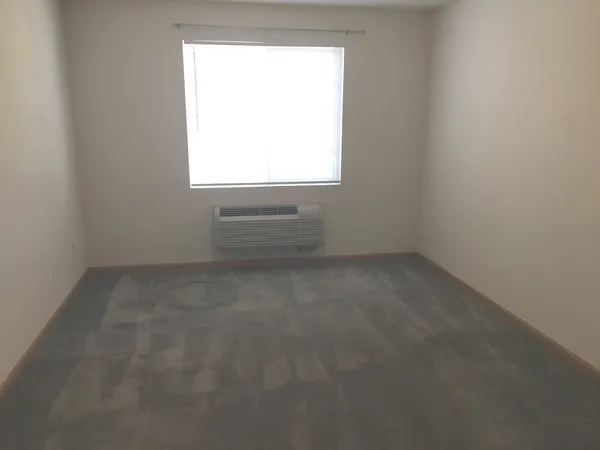 $2,100 | 122 Bertram Drive, Unit A, Yorkville, IL 60560