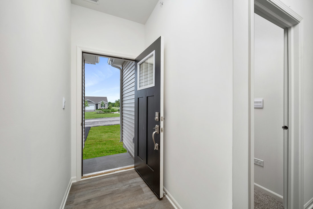 929 Darwin Street North Aurora, IL 60542 - Photo 3 of 42