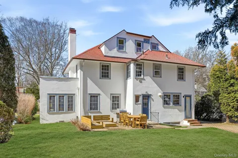 $2,195,000 | 120 Brite Avenue, Scarsdale, NY 10583