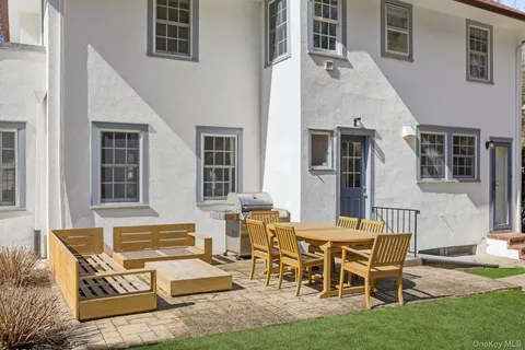 $2,195,000 | 120 Brite Avenue, Scarsdale, NY 10583