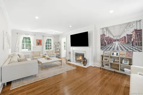 $2,195,000 | 120 Brite Avenue, Scarsdale, NY 10583