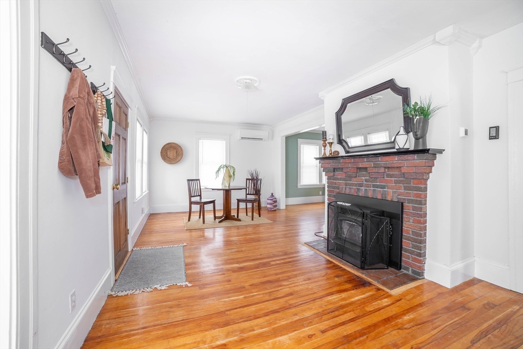 110 Beverly Road Worcester, MA 01605 - Photo 2 of 26