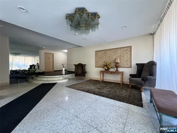 $2,500 | 2352 Linwood Avenue, Unit 5H, Fort Lee, NJ 07024